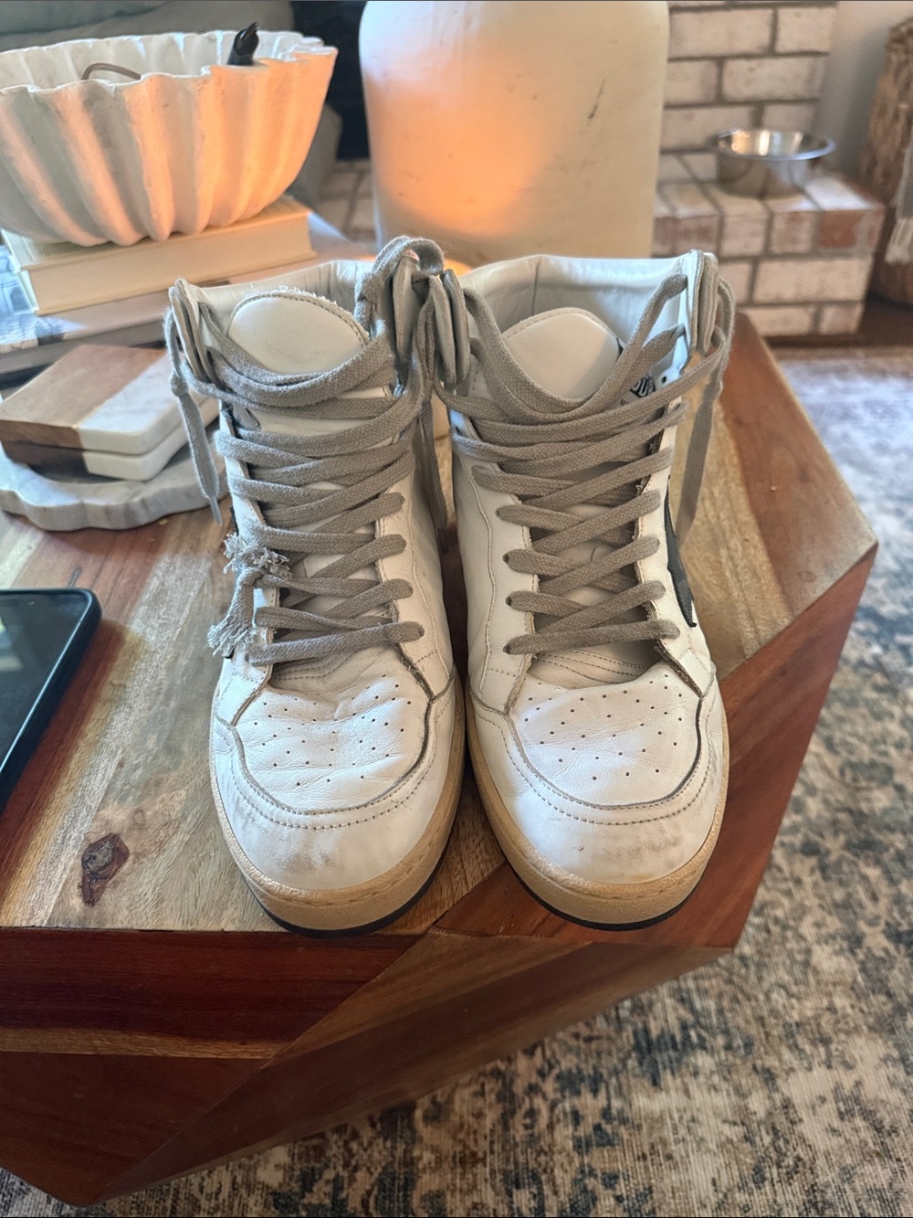 Golden Goose White Sneakers with Black Star - Picture 6 of 8